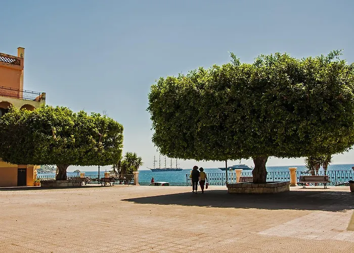 Corso Umberto * Giardini Naxos